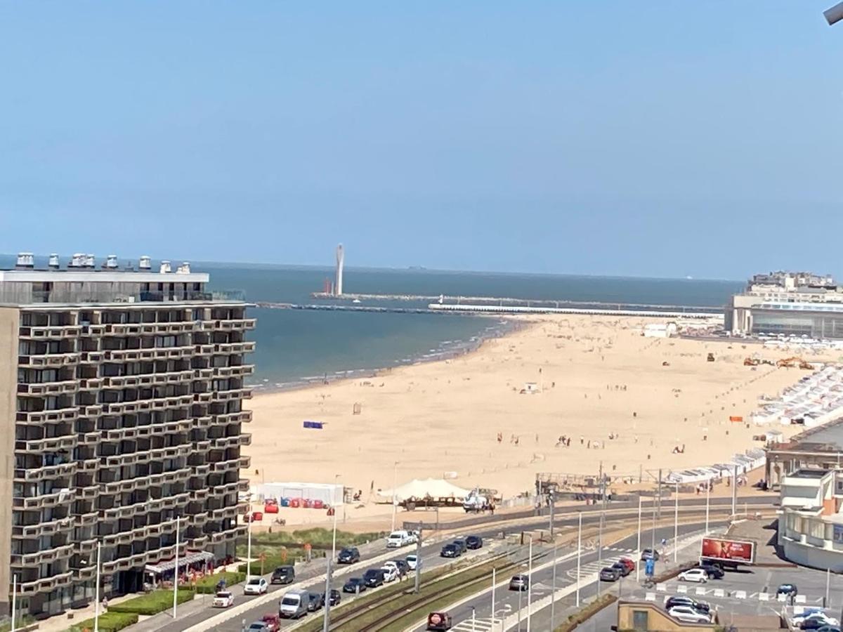 Tiny Apt W/ Balcony And Seaview, Even Out Of Your Bed ! Oostende Exterior foto